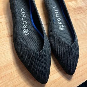 Rothy’s Black Pointed Toe Flat Size 6